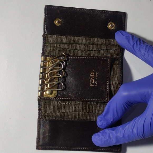 Vintage Fendi Brown Leather Zucca Key Case – 6-Hook Designer Holder - Luxury #07 - Picture 7 of 10